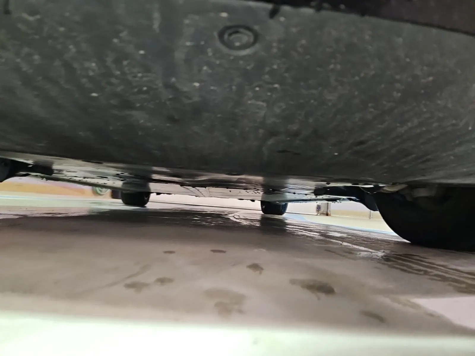Undercarriage - Front Photo