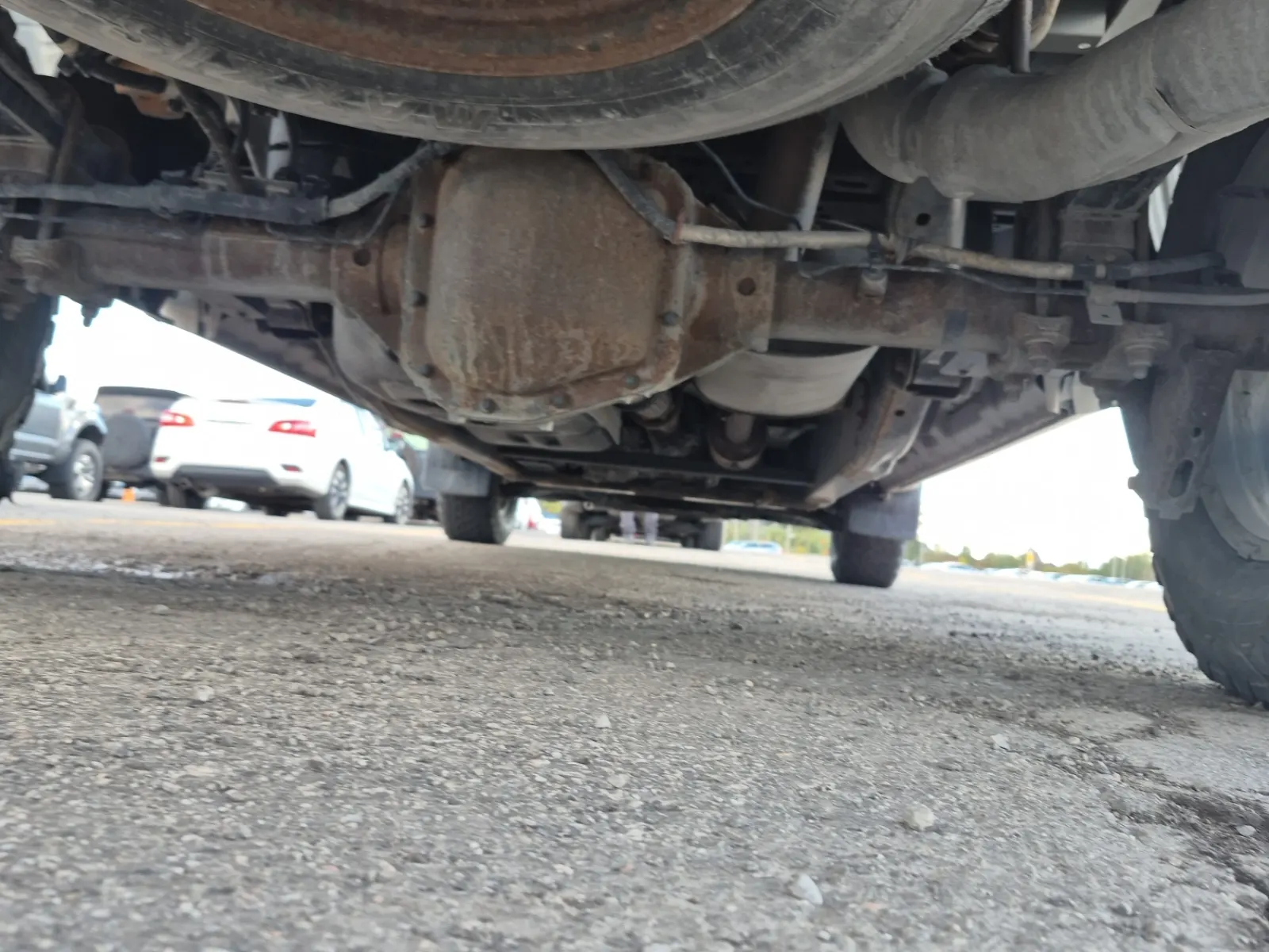 Undercarriage - Rear Photo