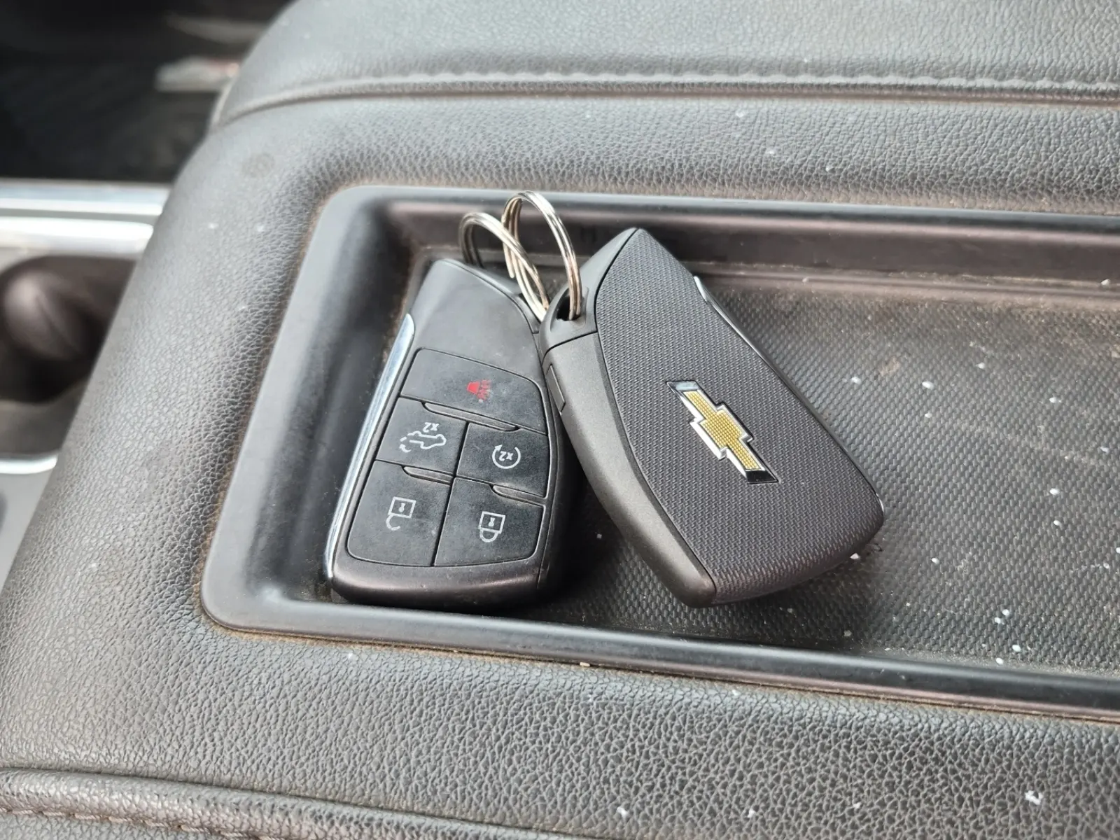 Keys/Fobs/Manual Photo