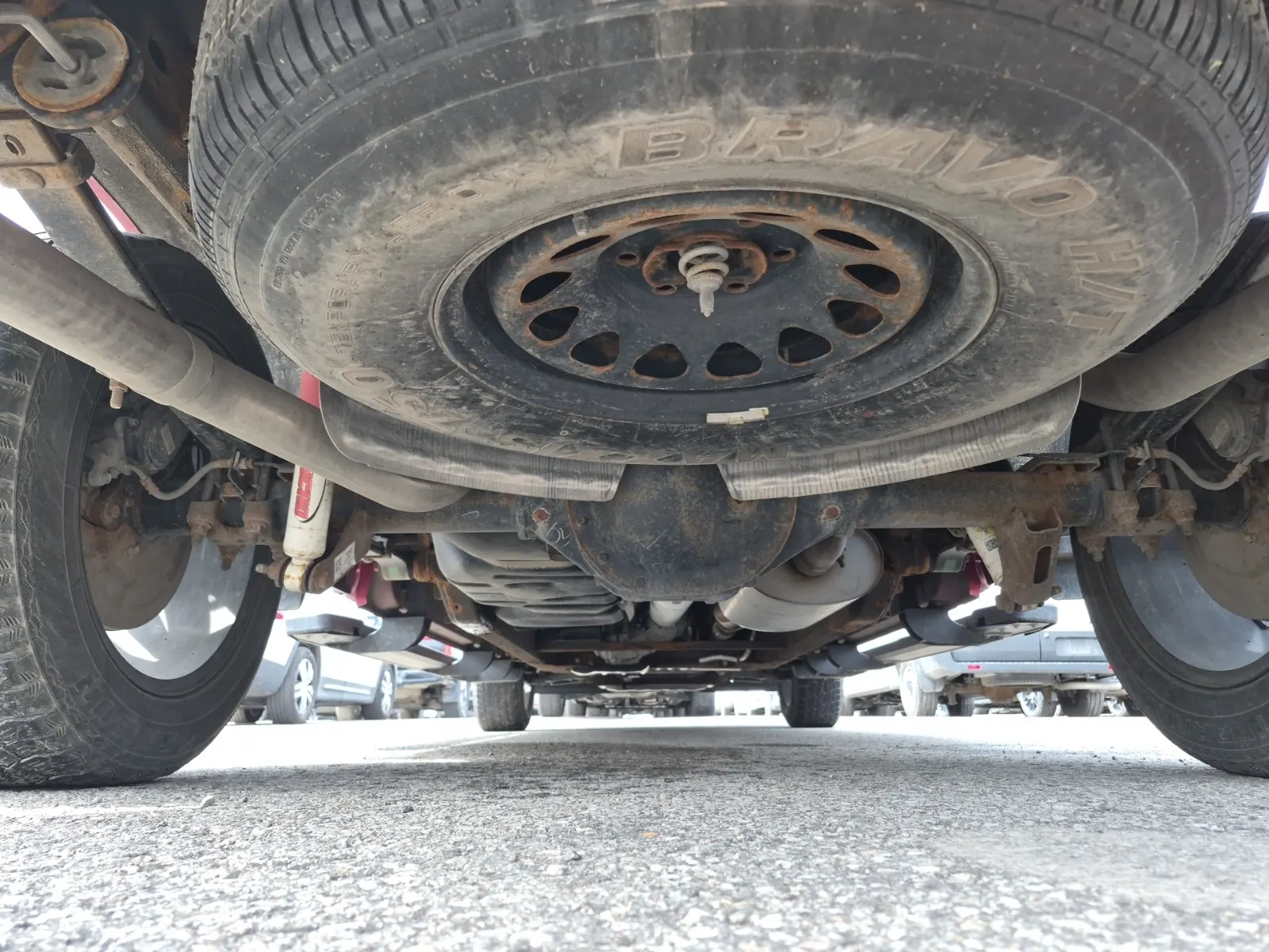 Undercarriage - Rear Photo