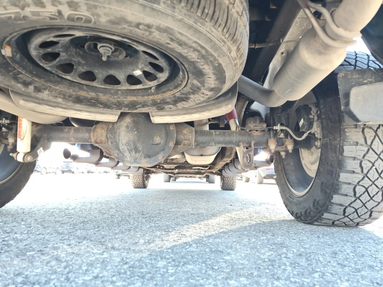 Undercarriage - Rear Photo