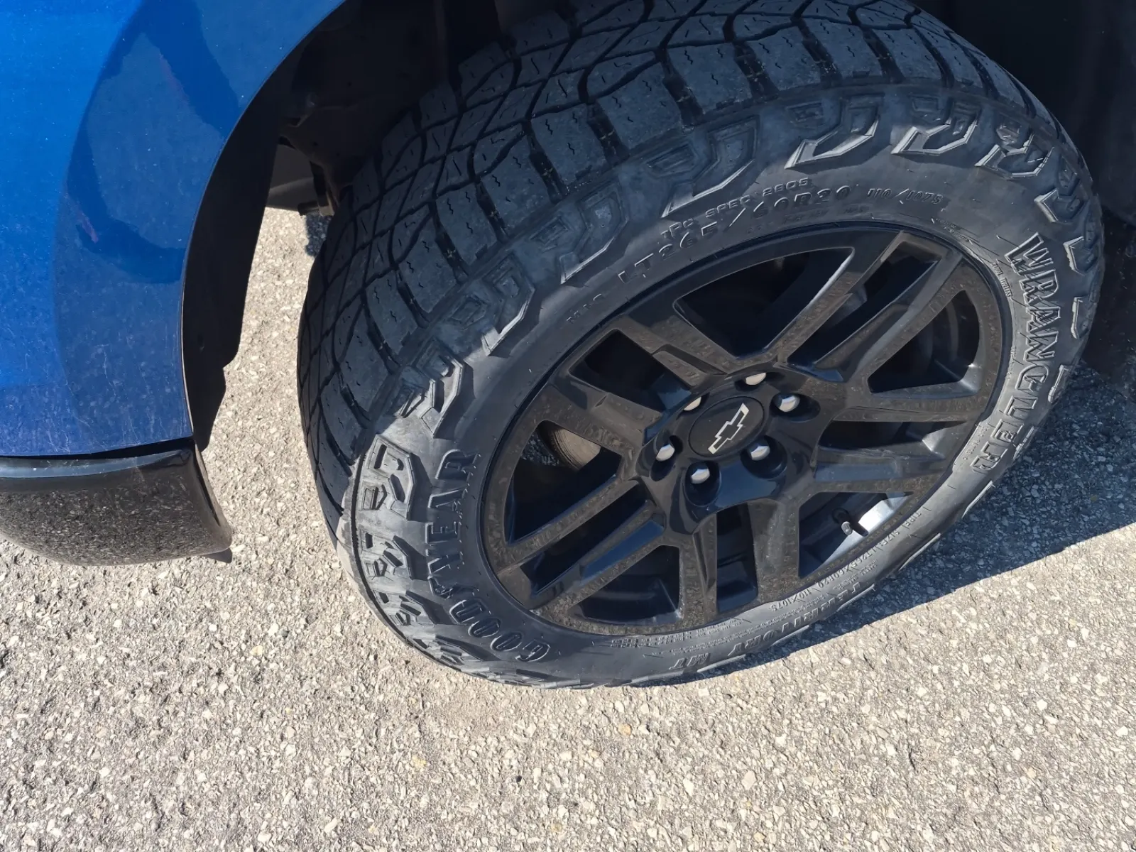 Front driver wheel/tire photo