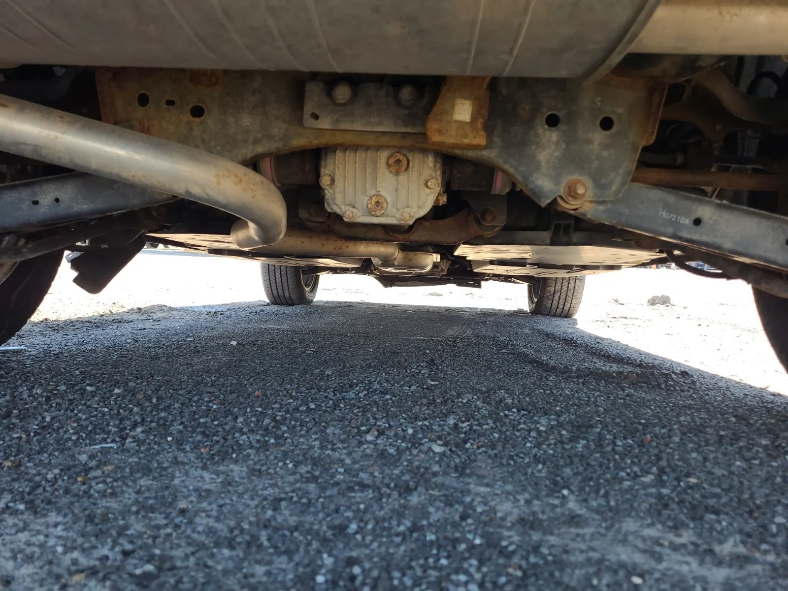 Undercarriage - Rear Photo
