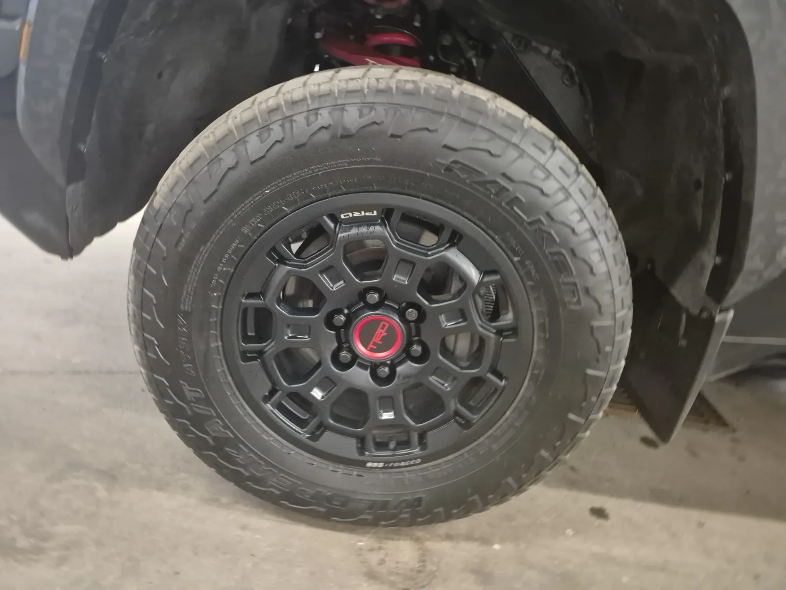 Front driver wheel/tire photo