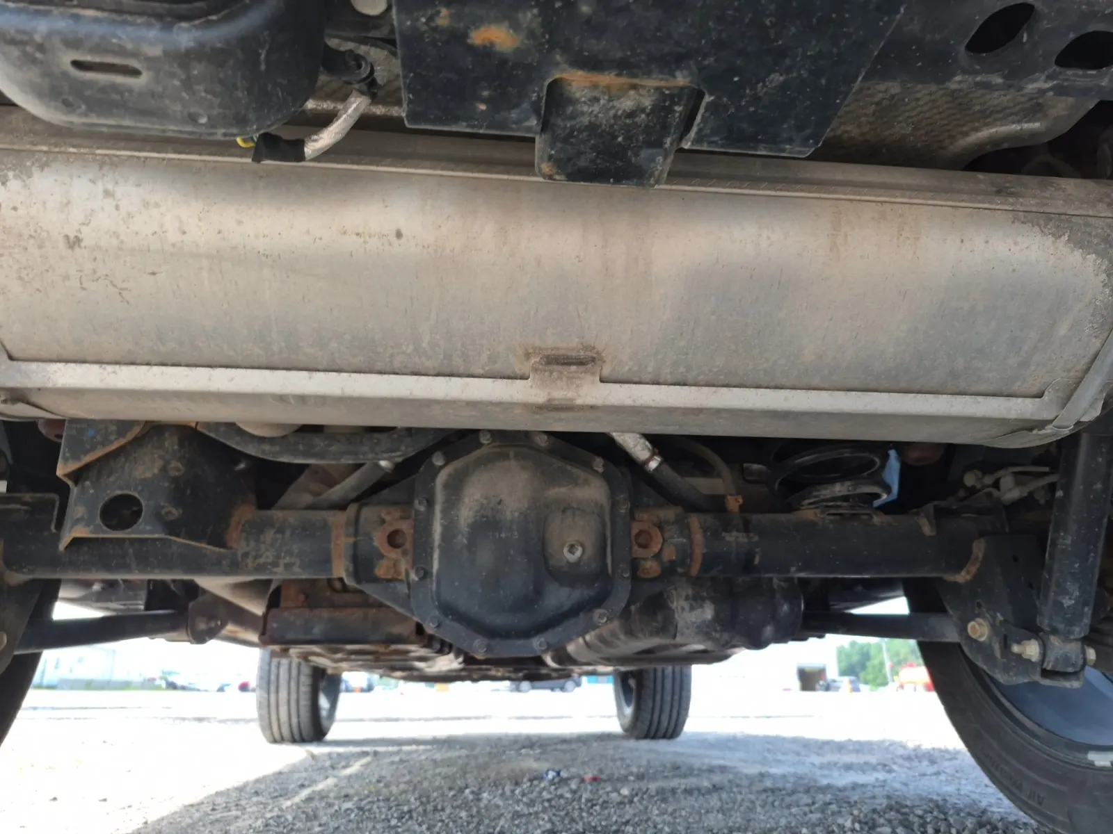 Undercarriage - Rear Photo