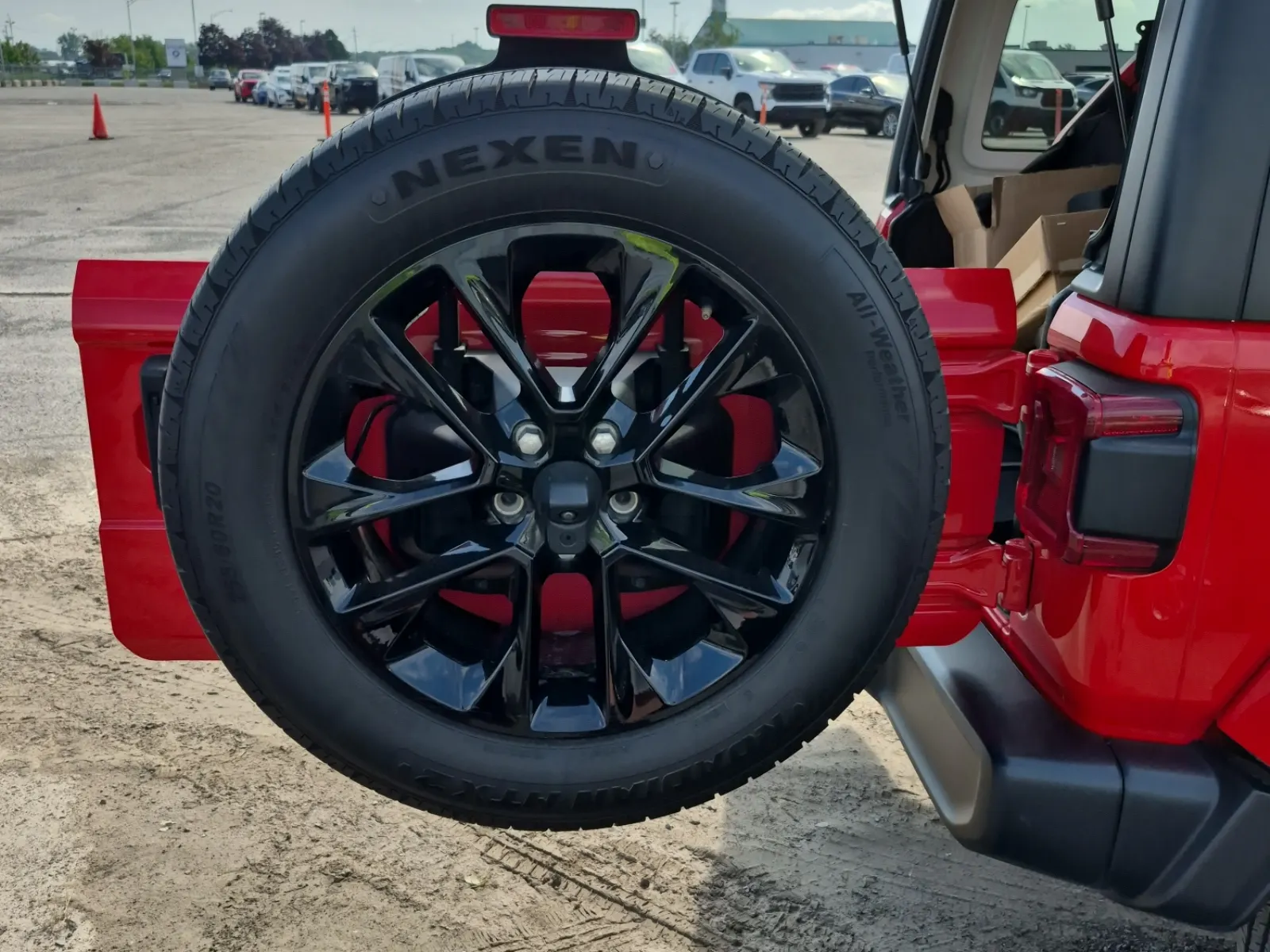 Spare Tire & Wheel Photo