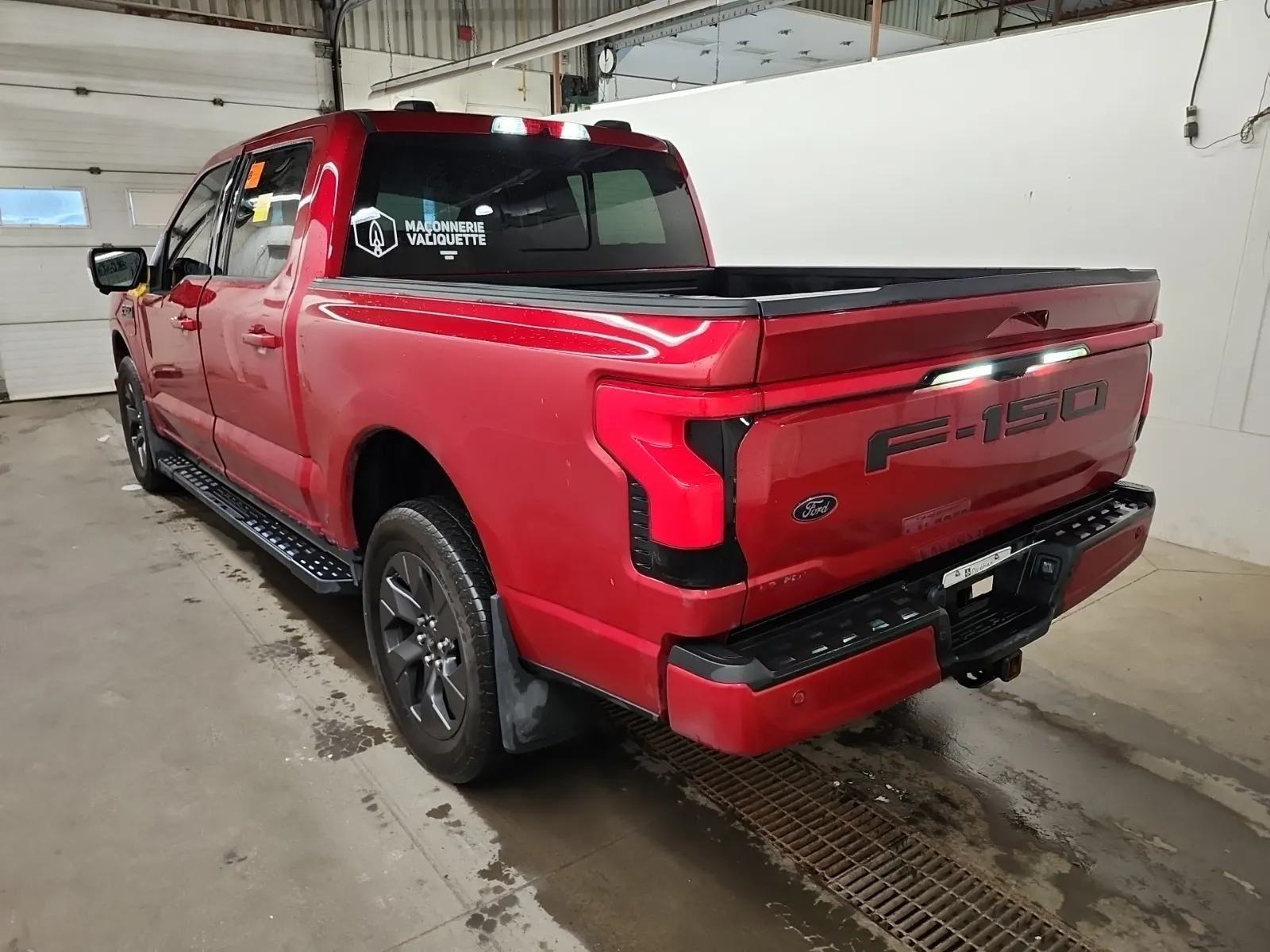Driver Rear 3/4 Photo