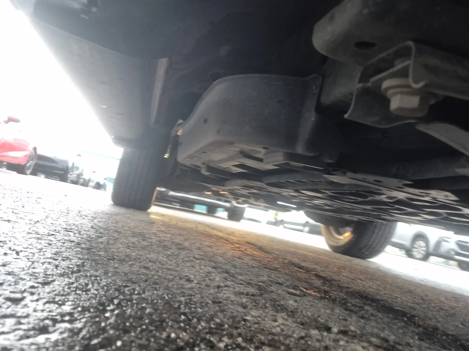 Undercarriage - Passenger Photo