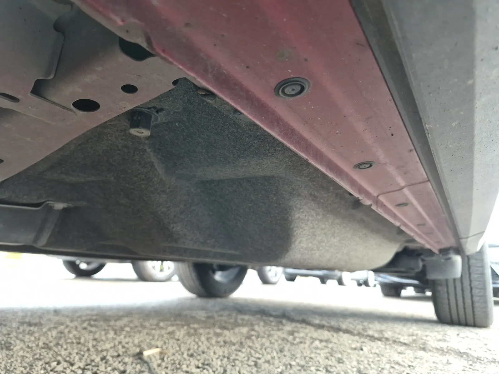 Undercarriage - Driver Photo