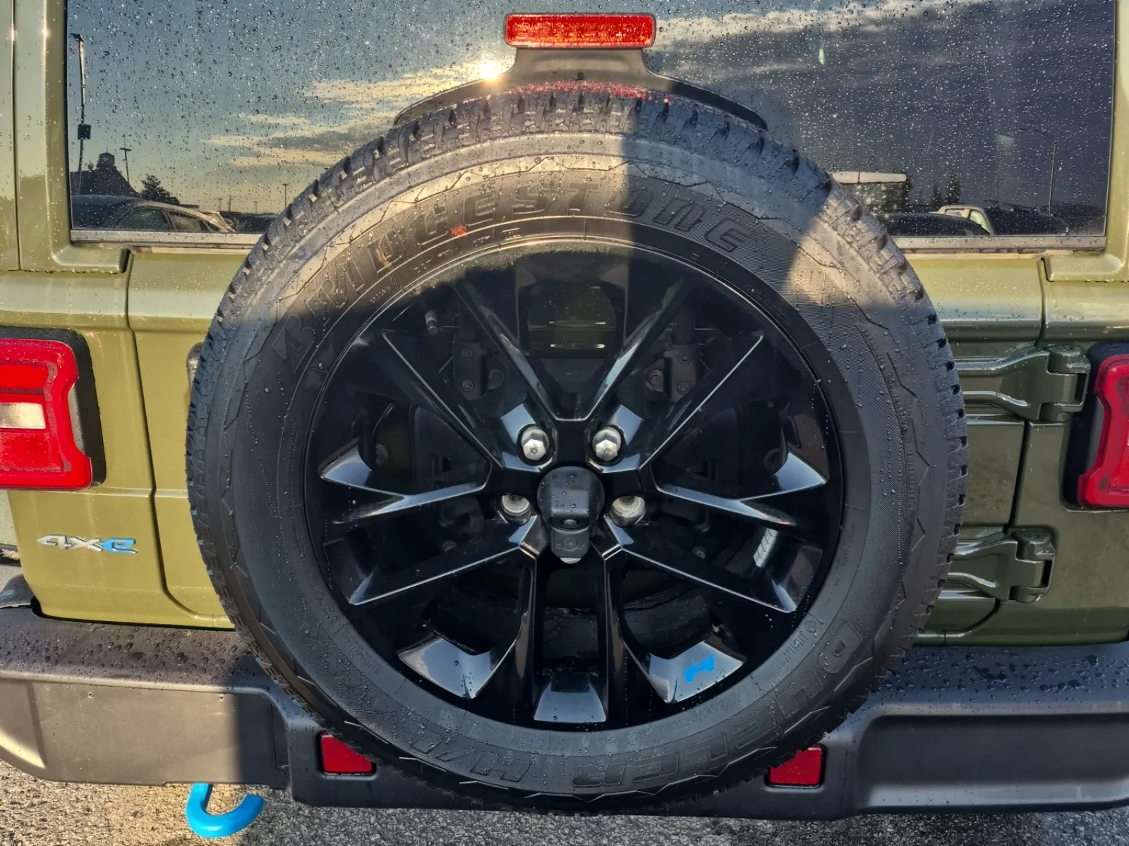 Spare Tire & Wheel Photo