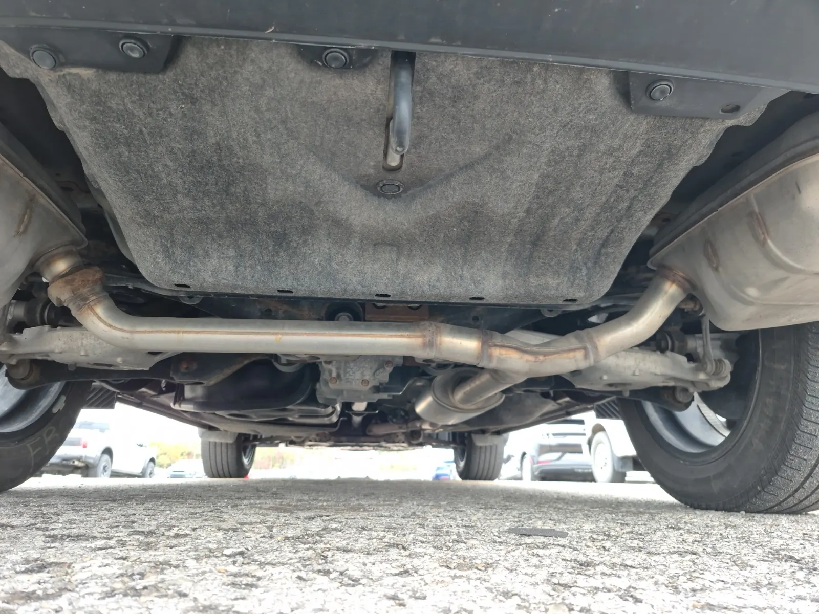 Undercarriage - Rear Photo