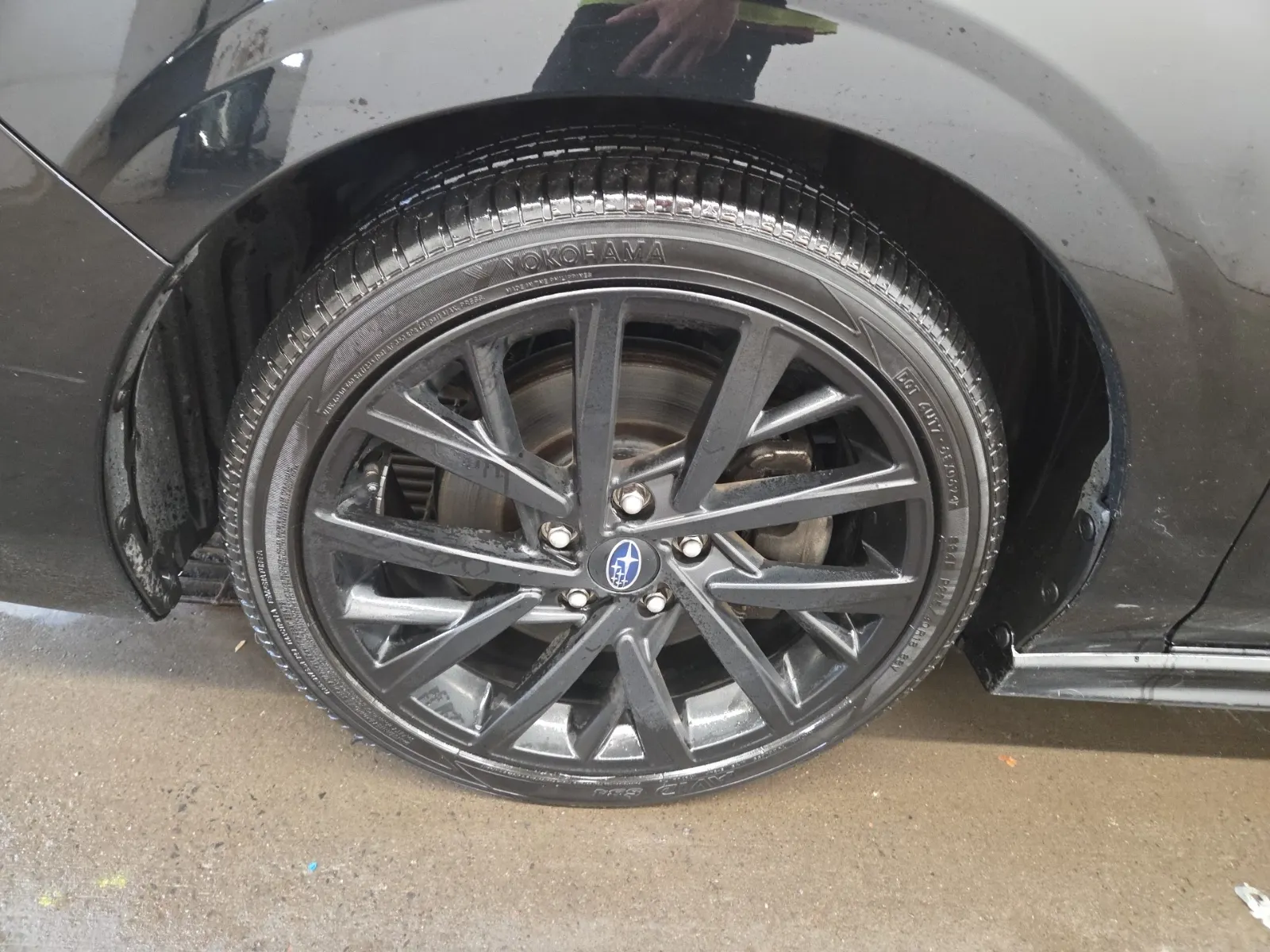 Front driver wheel/tire photo