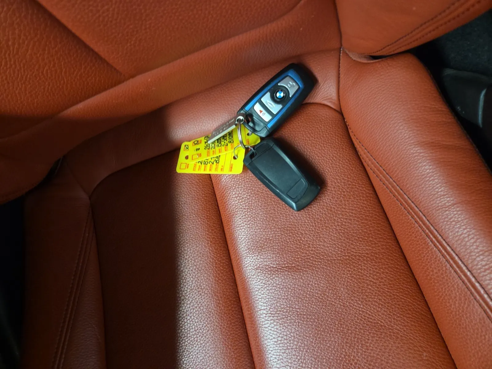 Keys/Fobs/Manual Photo