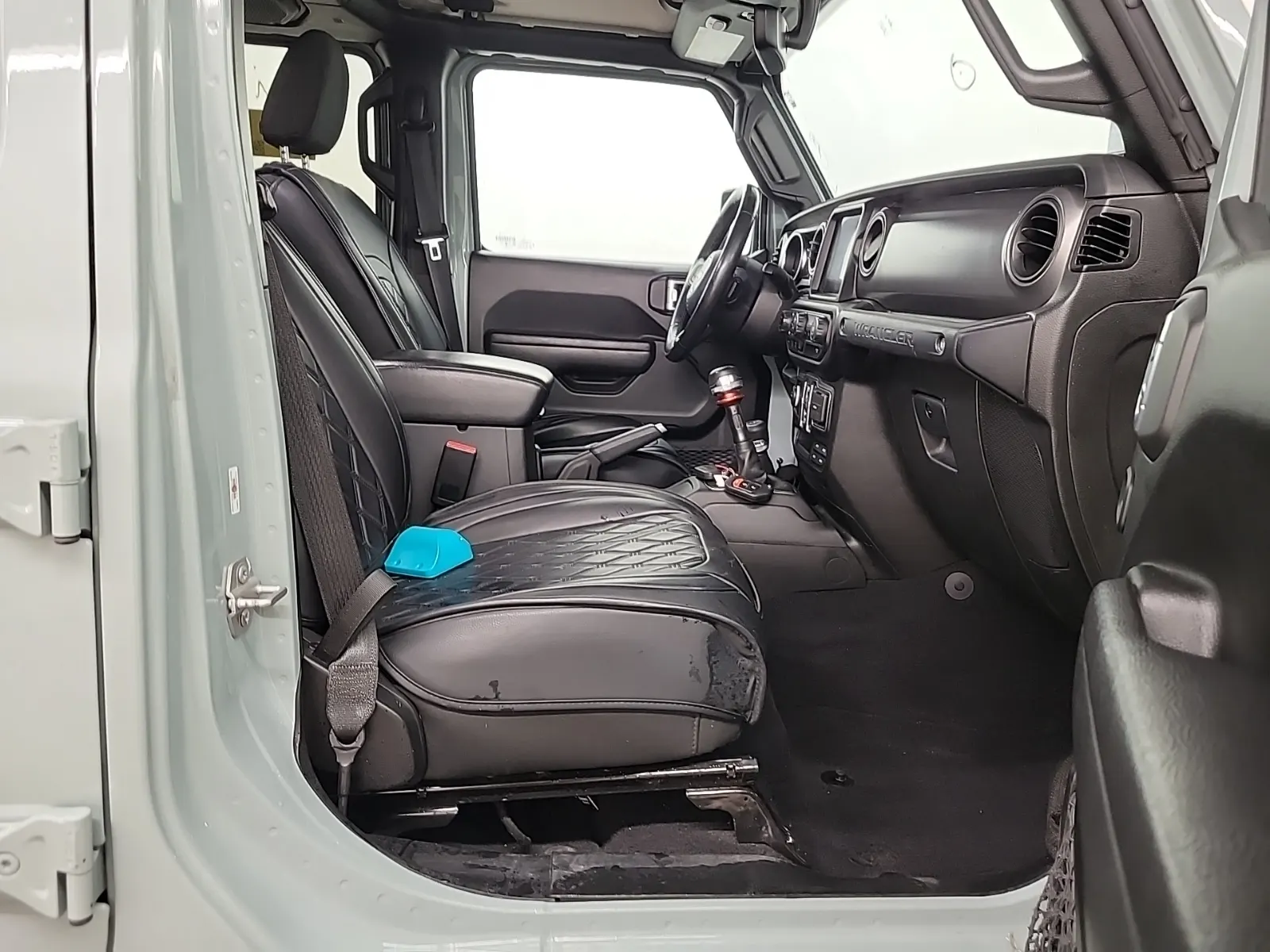 Right Side Interior Photo