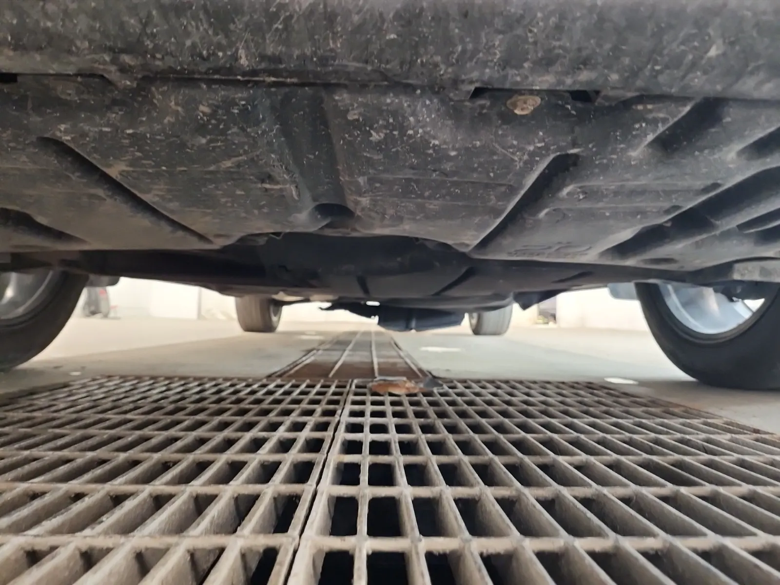 Undercarriage - Front Photo
