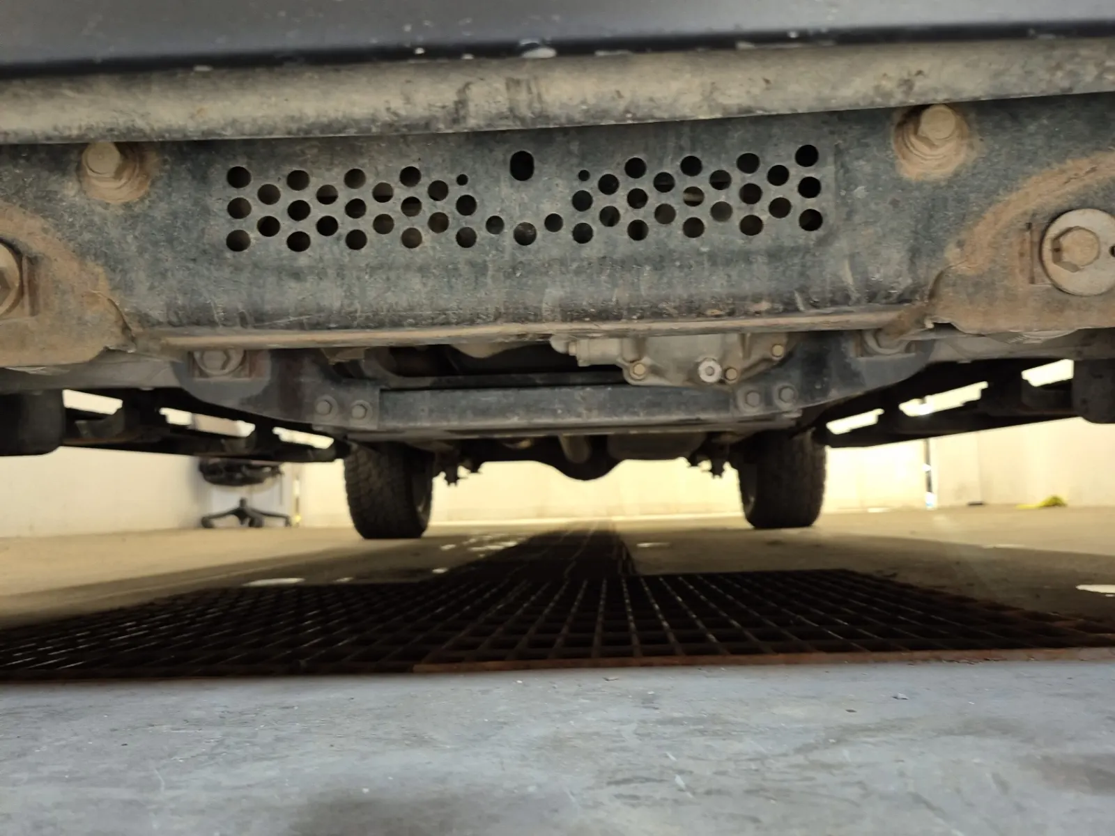 Undercarriage - Front Photo