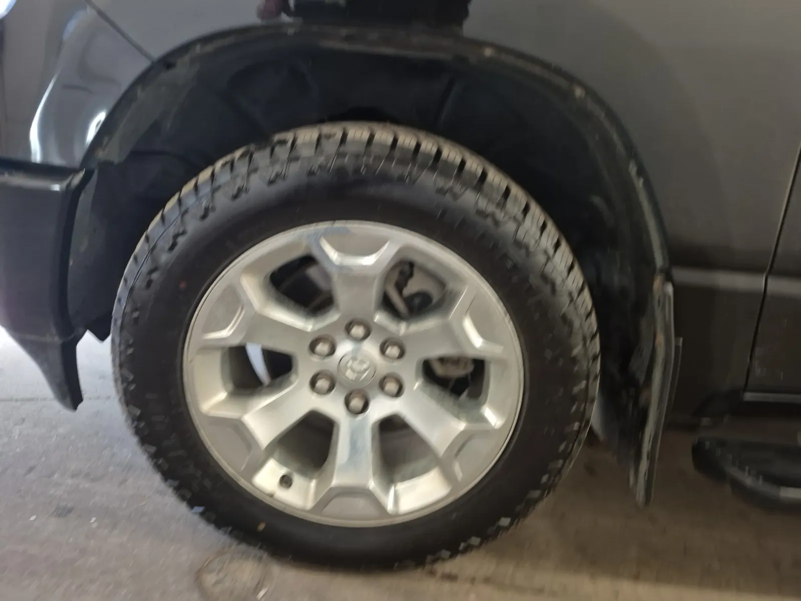 Front driver wheel/tire photo