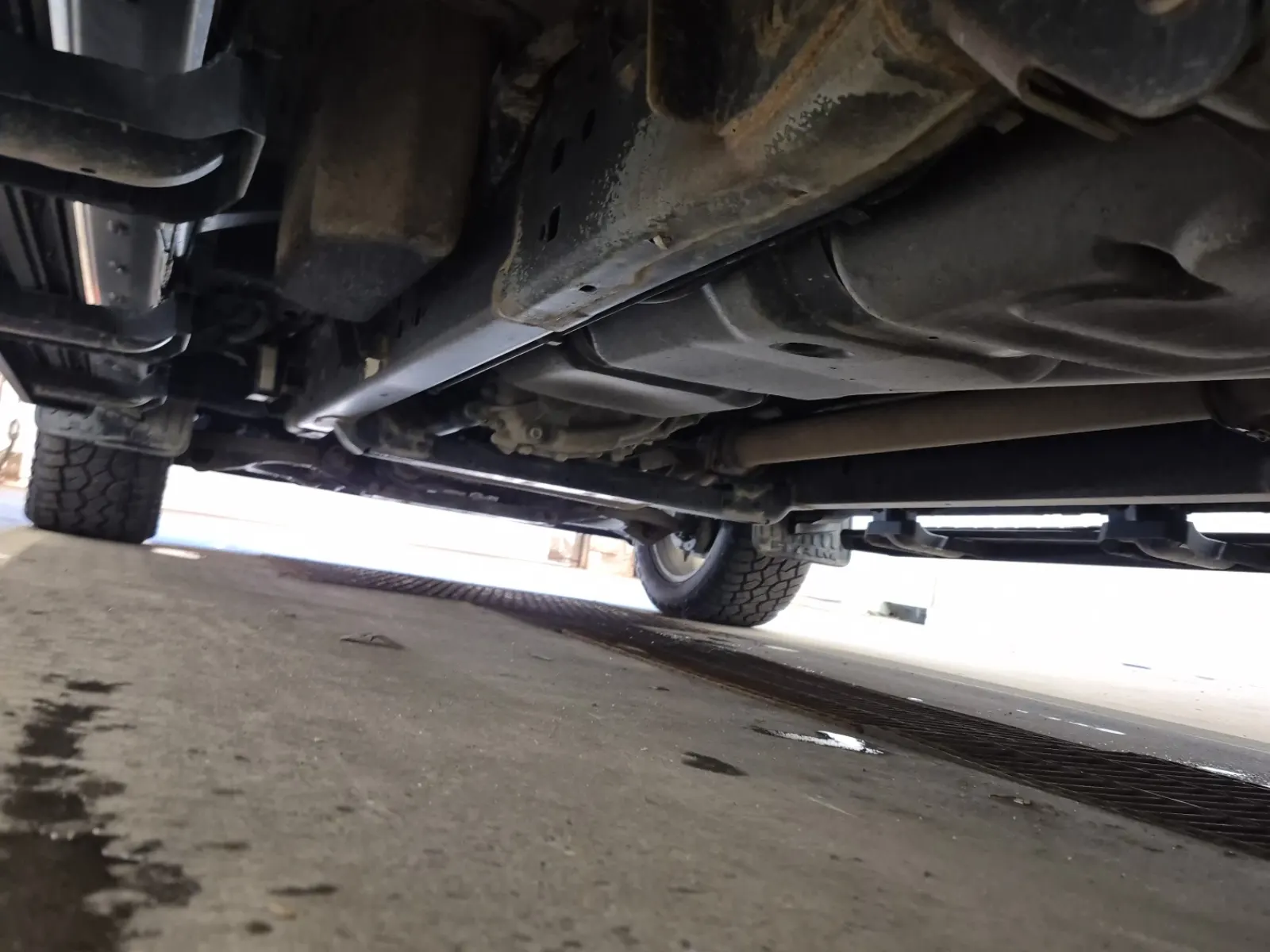 Undercarriage - Driver Photo