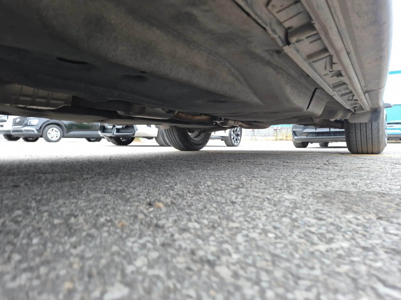 Undercarriage - Driver Photo