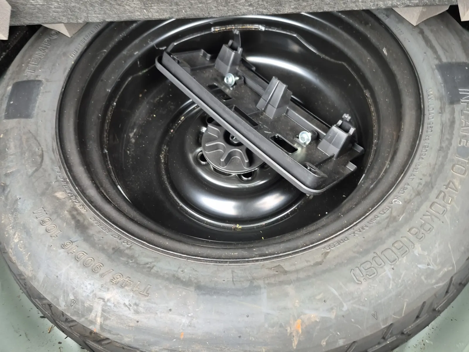 Spare Tire & Wheel Photo