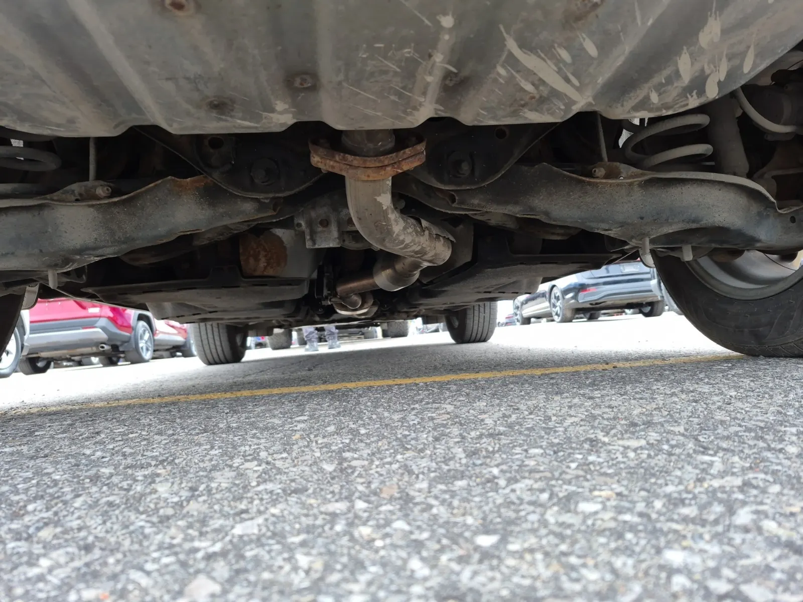 Undercarriage - Rear Photo