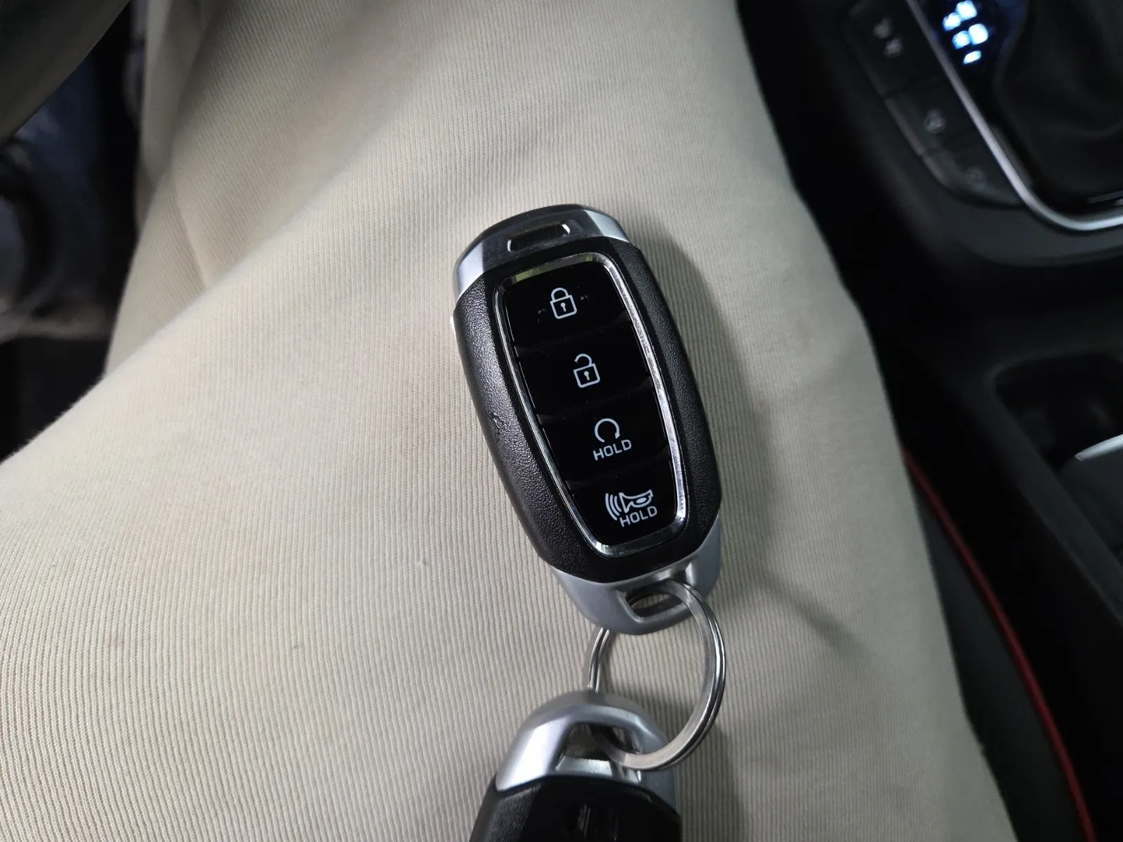 Keys/Fobs/Manual Photo