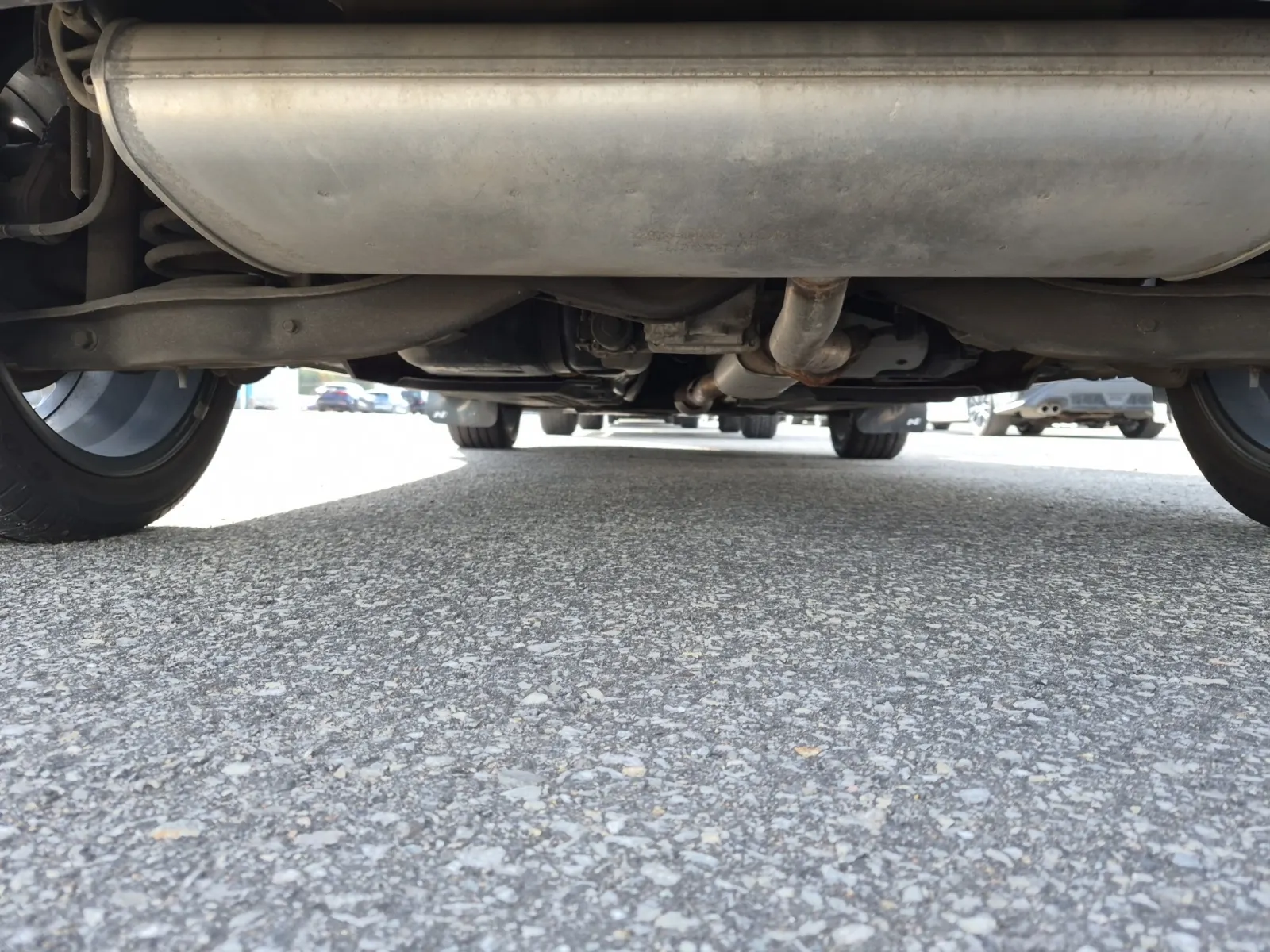 Undercarriage - Rear Photo