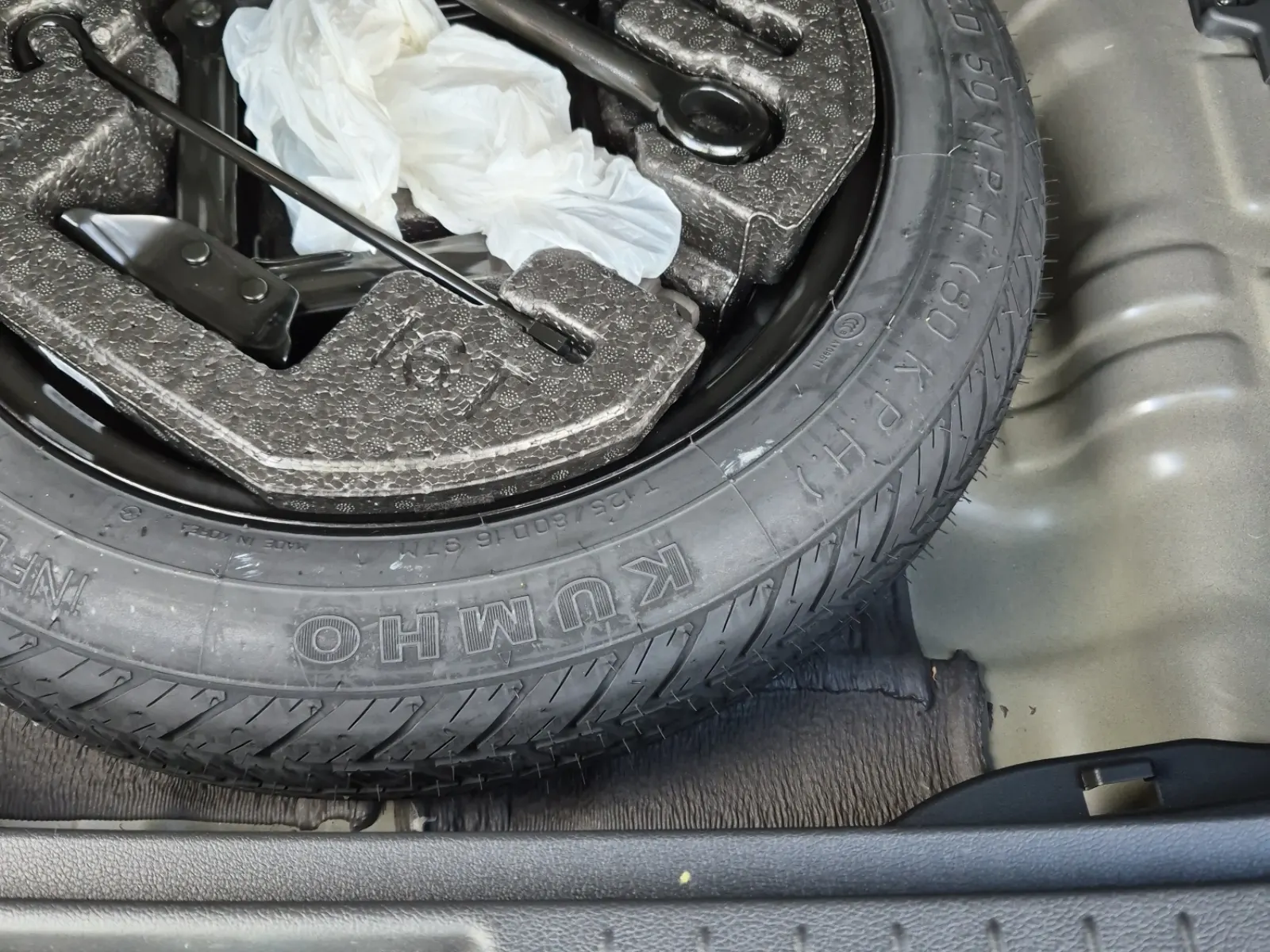 Spare Tire & Wheel Photo