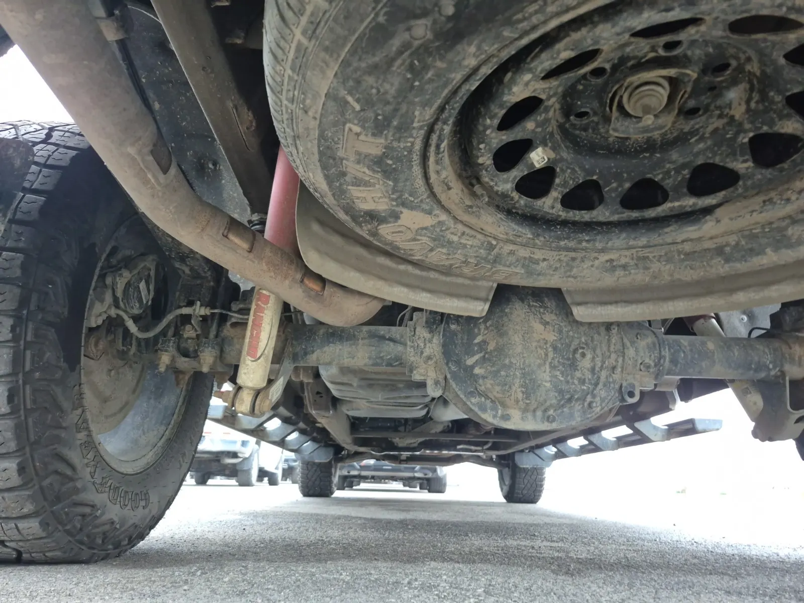 Undercarriage - Rear Photo