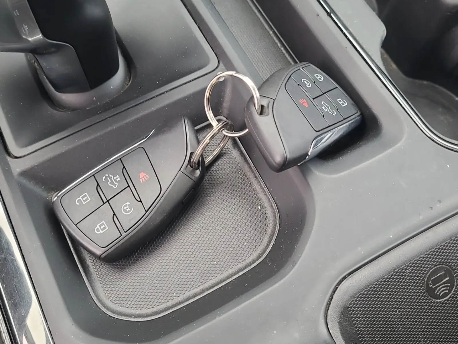 Keys/Fobs/Manual Photo