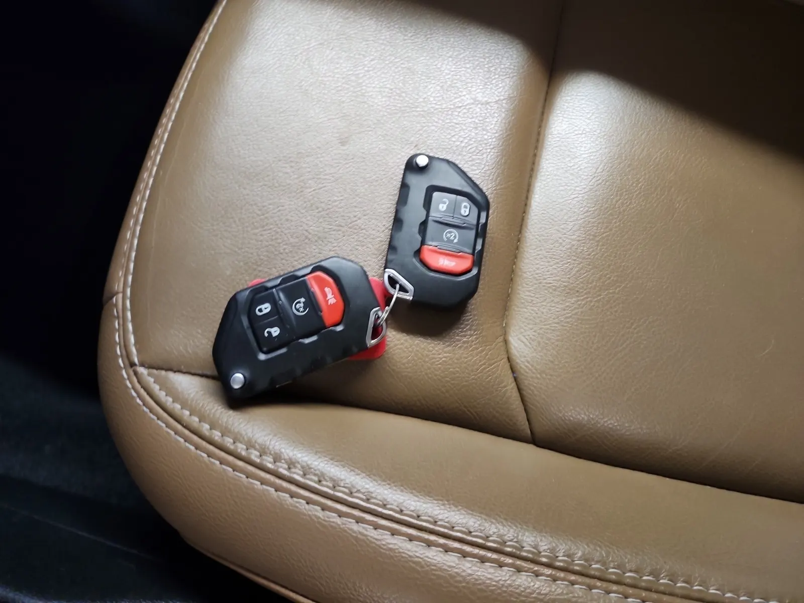 Keys/Fobs/Manual Photo