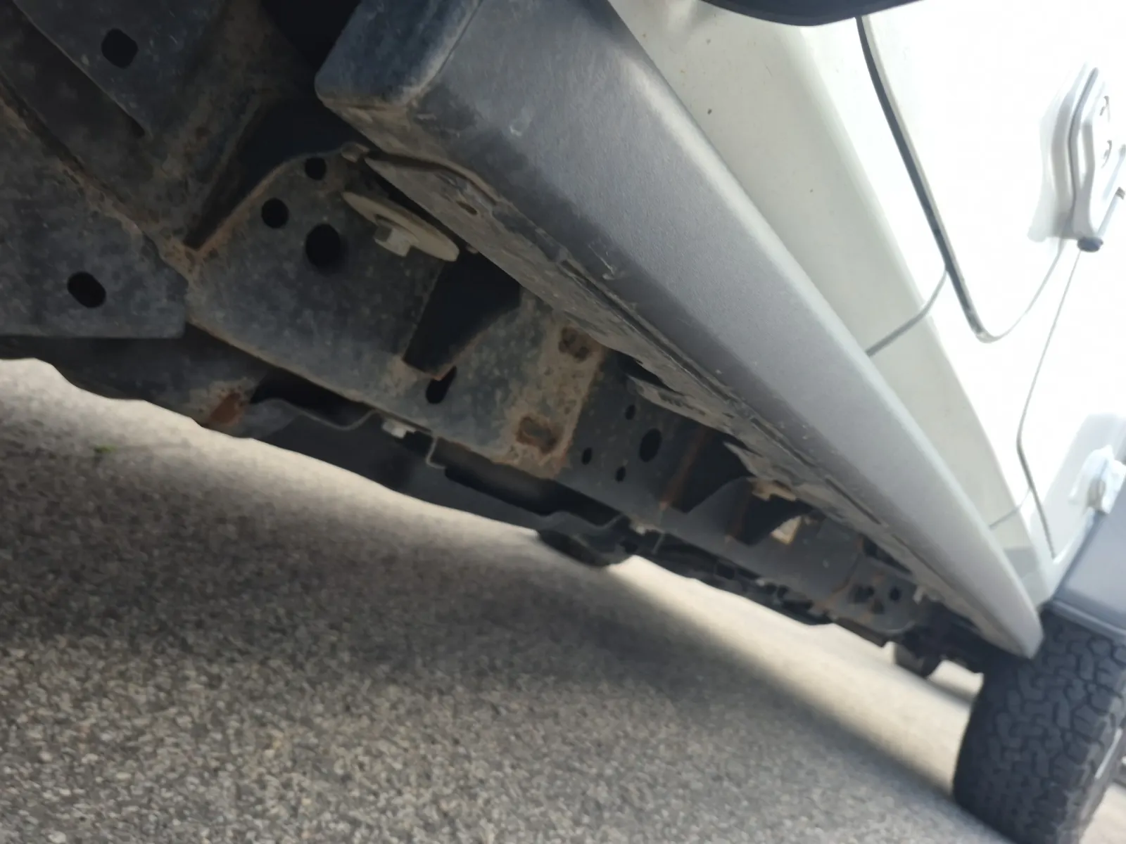 Undercarriage - Passenger Photo