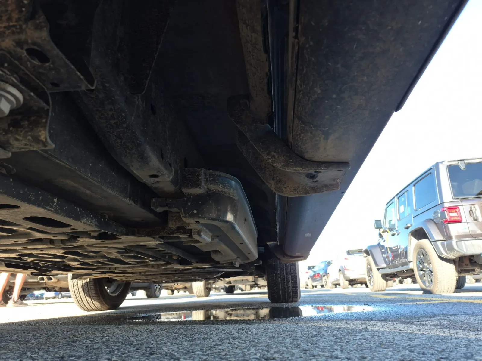 Undercarriage - Passenger Photo