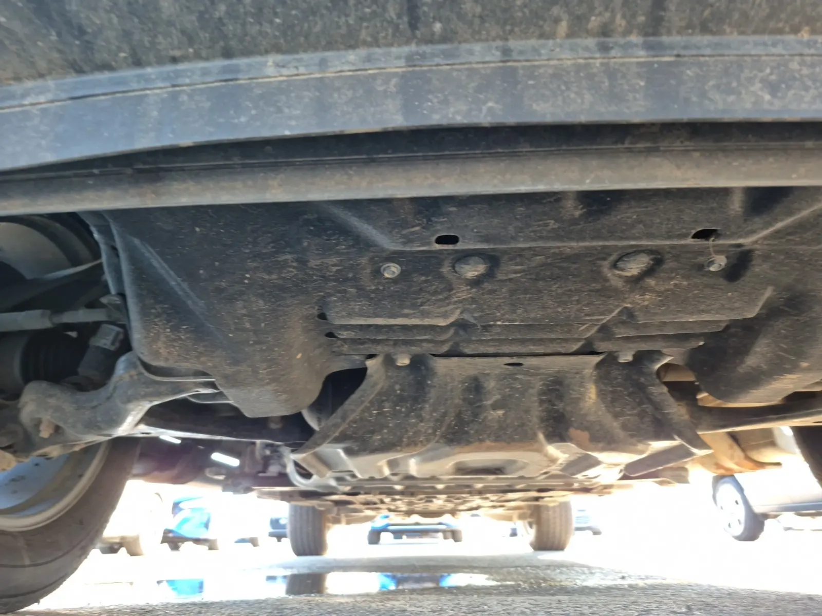 Undercarriage - Front Photo