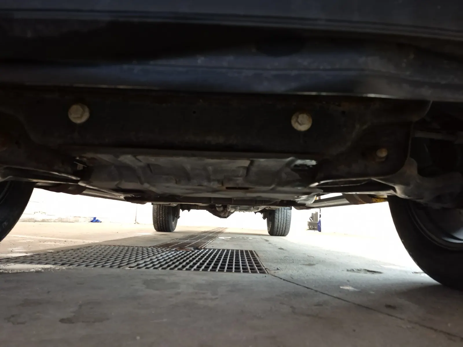Undercarriage - Front Photo