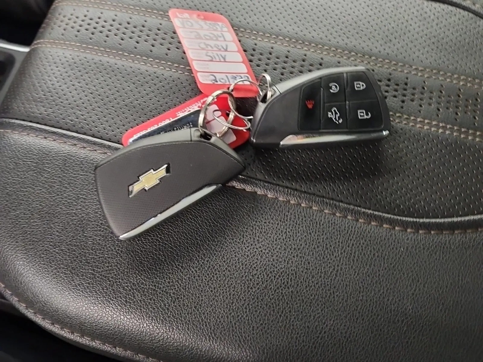 Keys/Fobs/Manual Photo