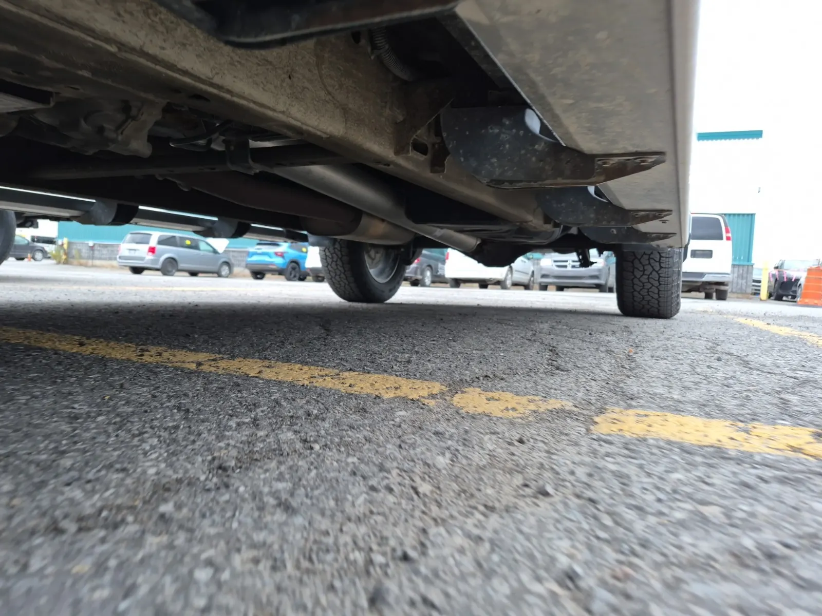 Undercarriage - Driver Photo