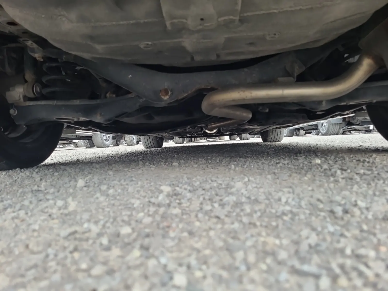 Undercarriage - Rear Photo
