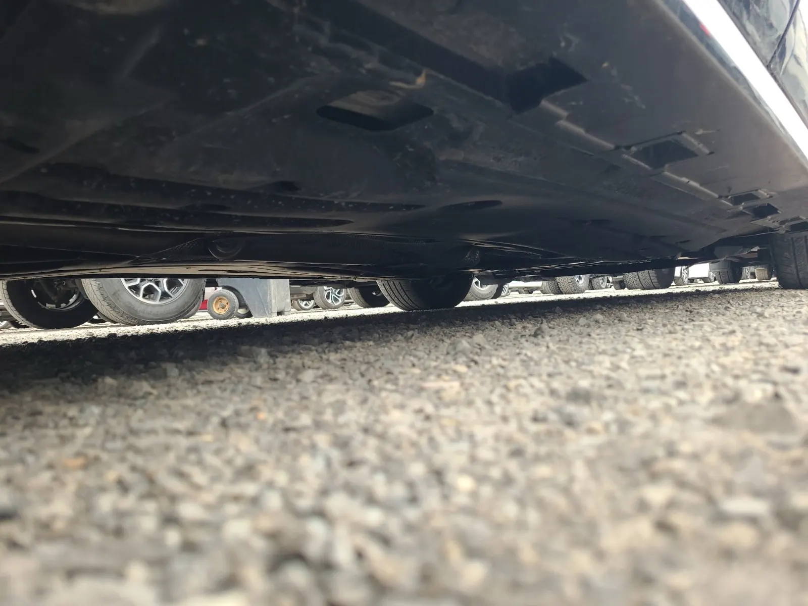 Undercarriage - Passenger Photo