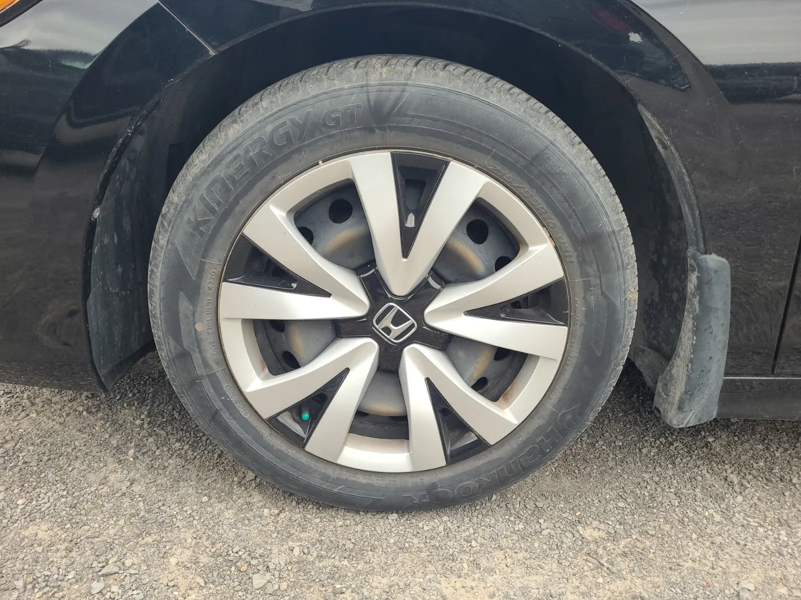 Front driver wheel/tire photo
