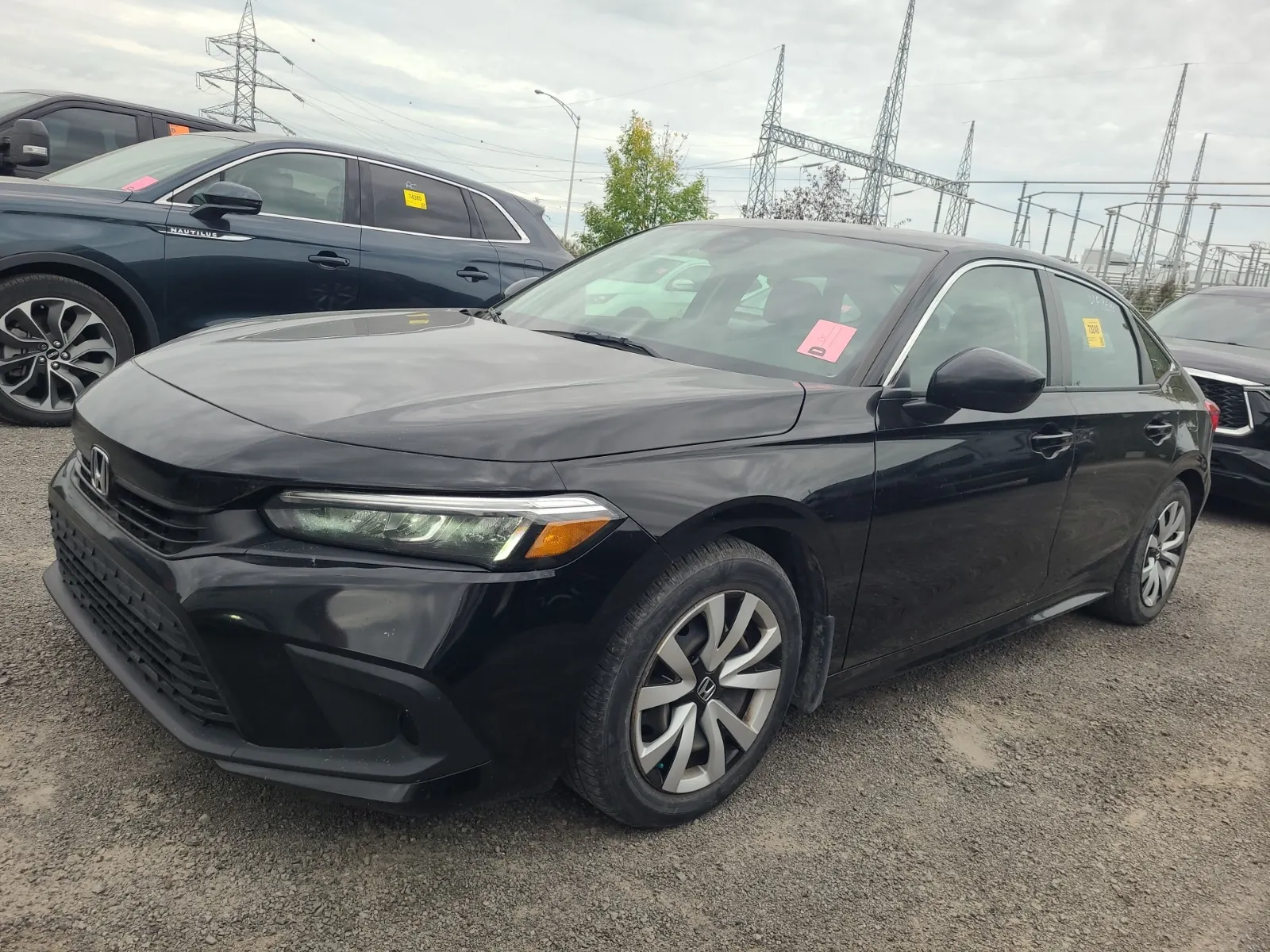 Front driver 3/4 photo