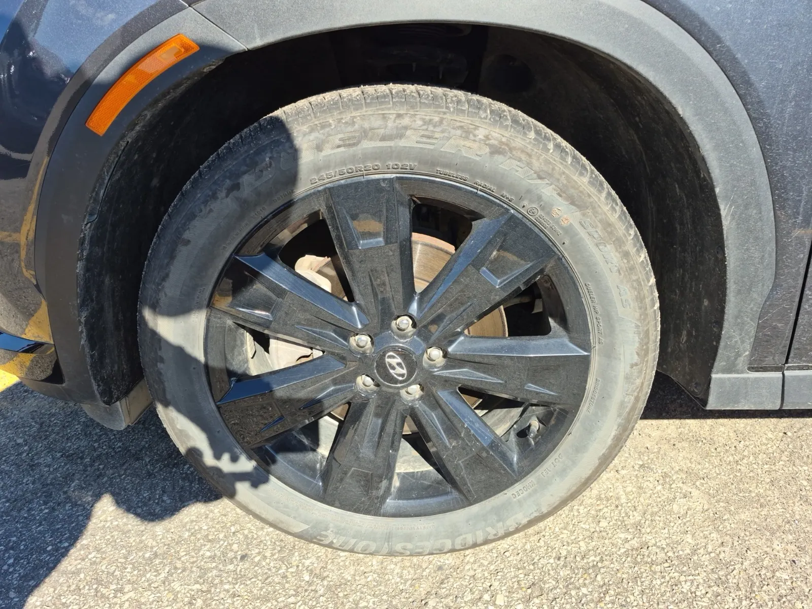 Front driver wheel/tire photo
