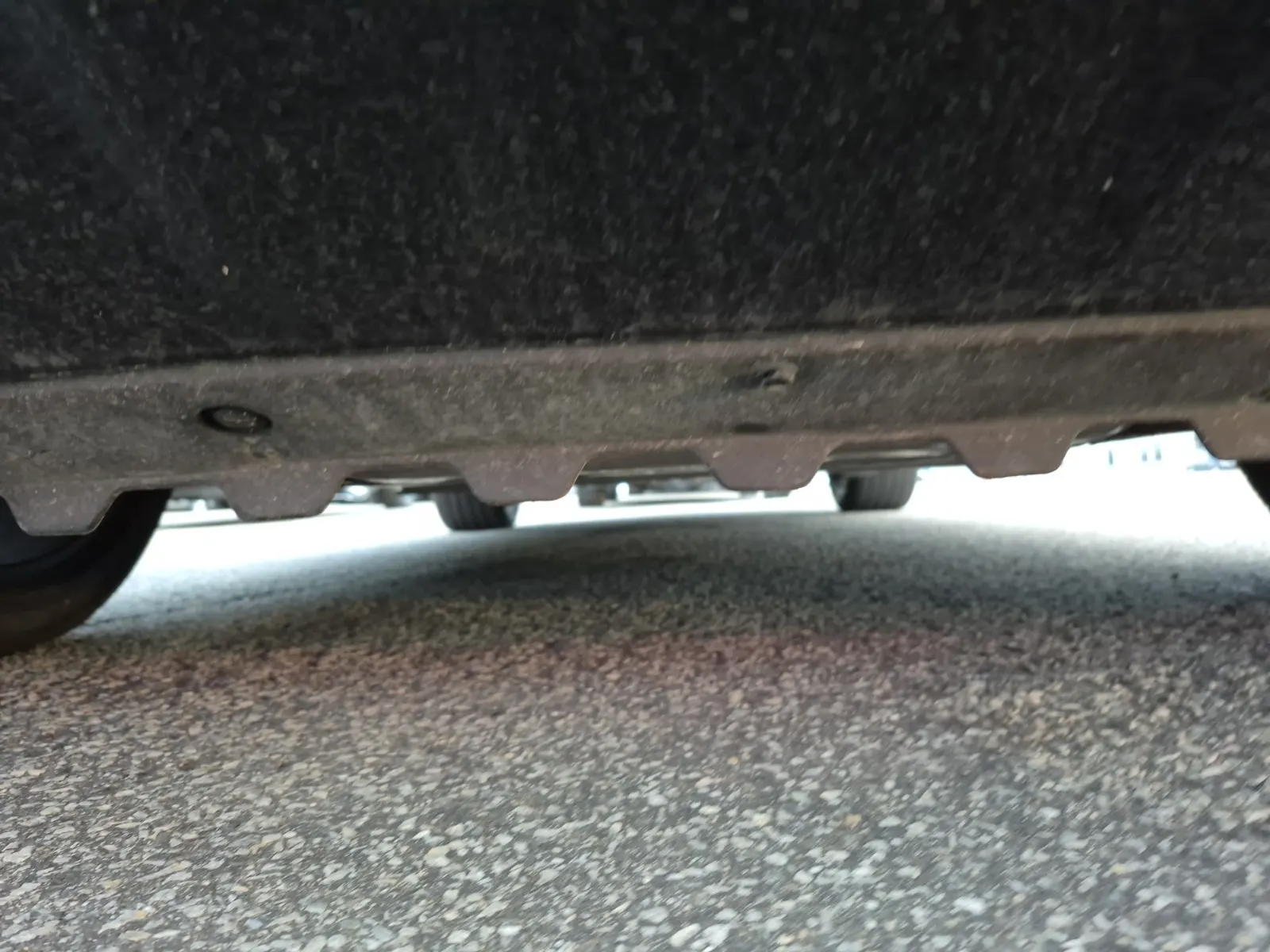 Undercarriage - Front Photo