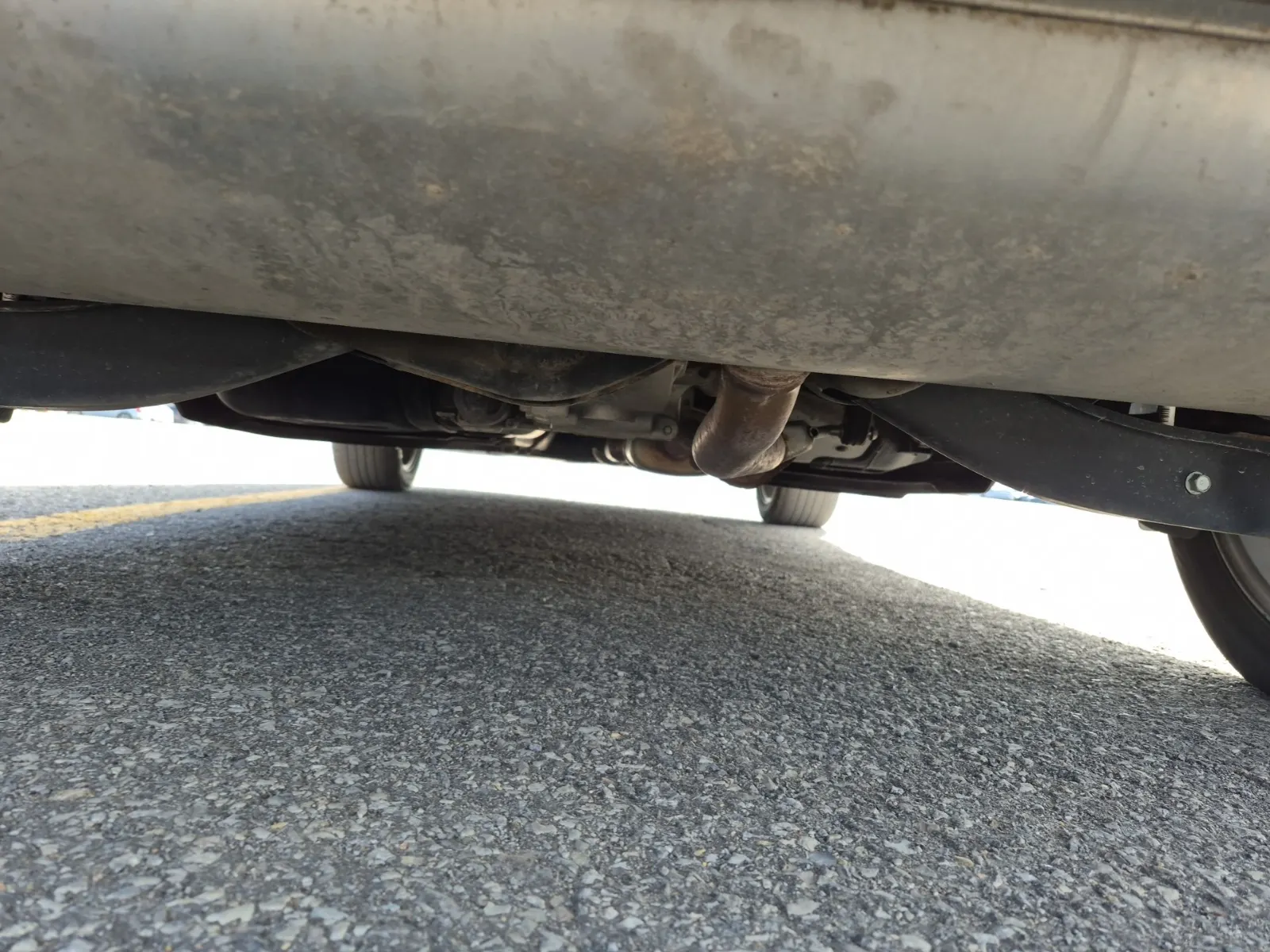 Undercarriage - Rear Photo