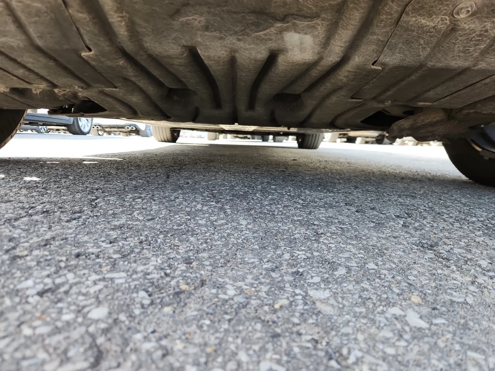 Undercarriage - Rear Photo
