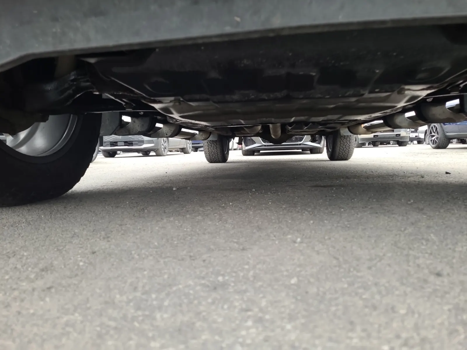 Undercarriage - Front Photo