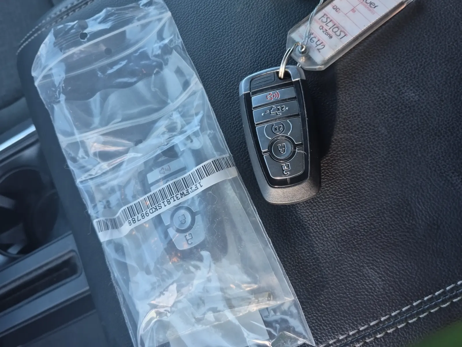 Keys/Fobs/Manual Photo