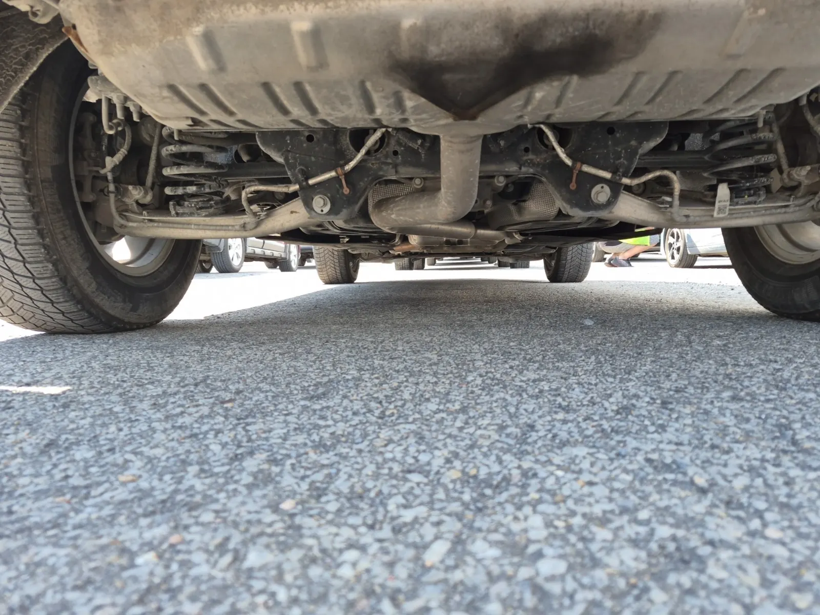 Undercarriage - Rear Photo