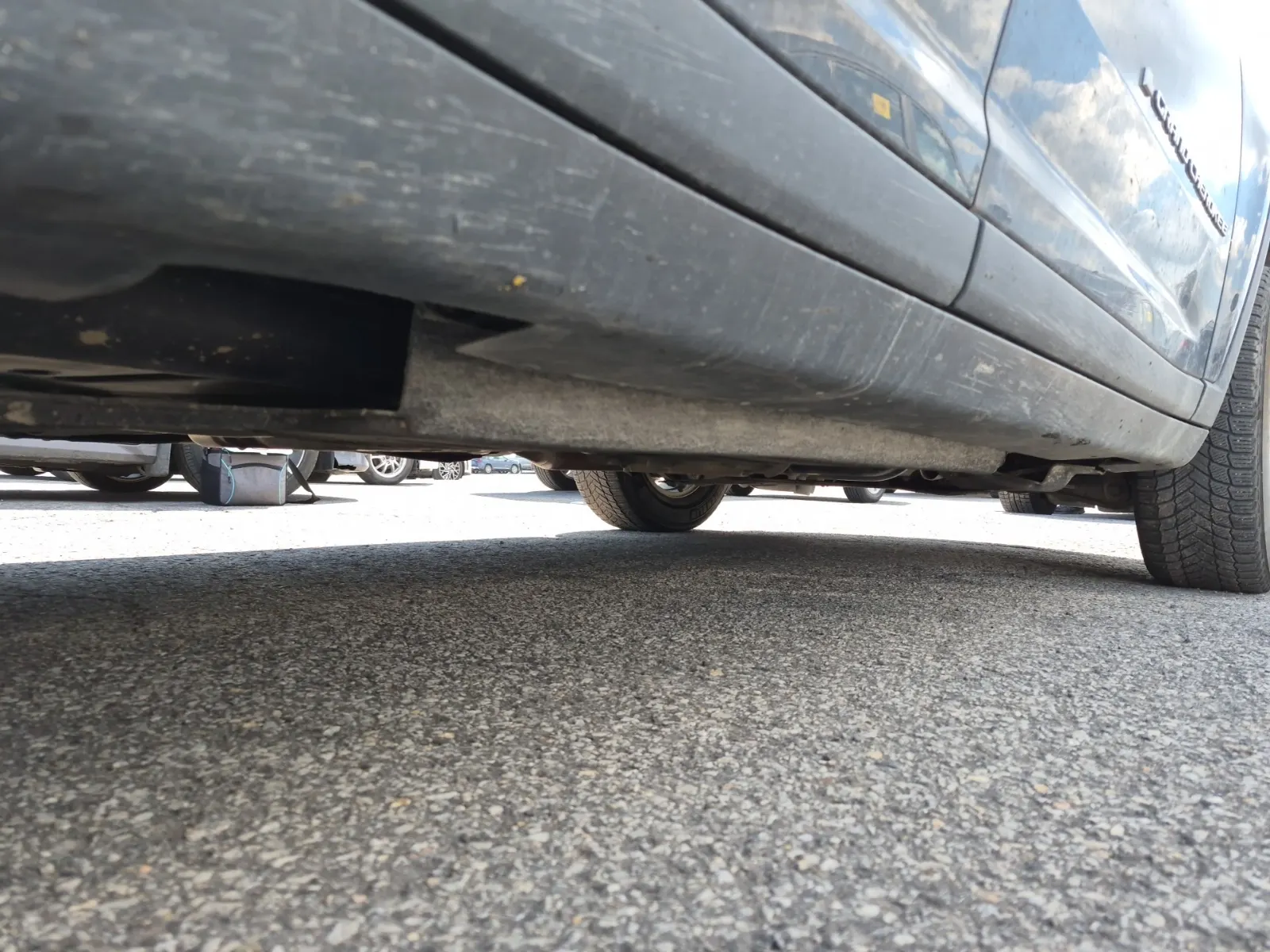 Undercarriage - Passenger Photo