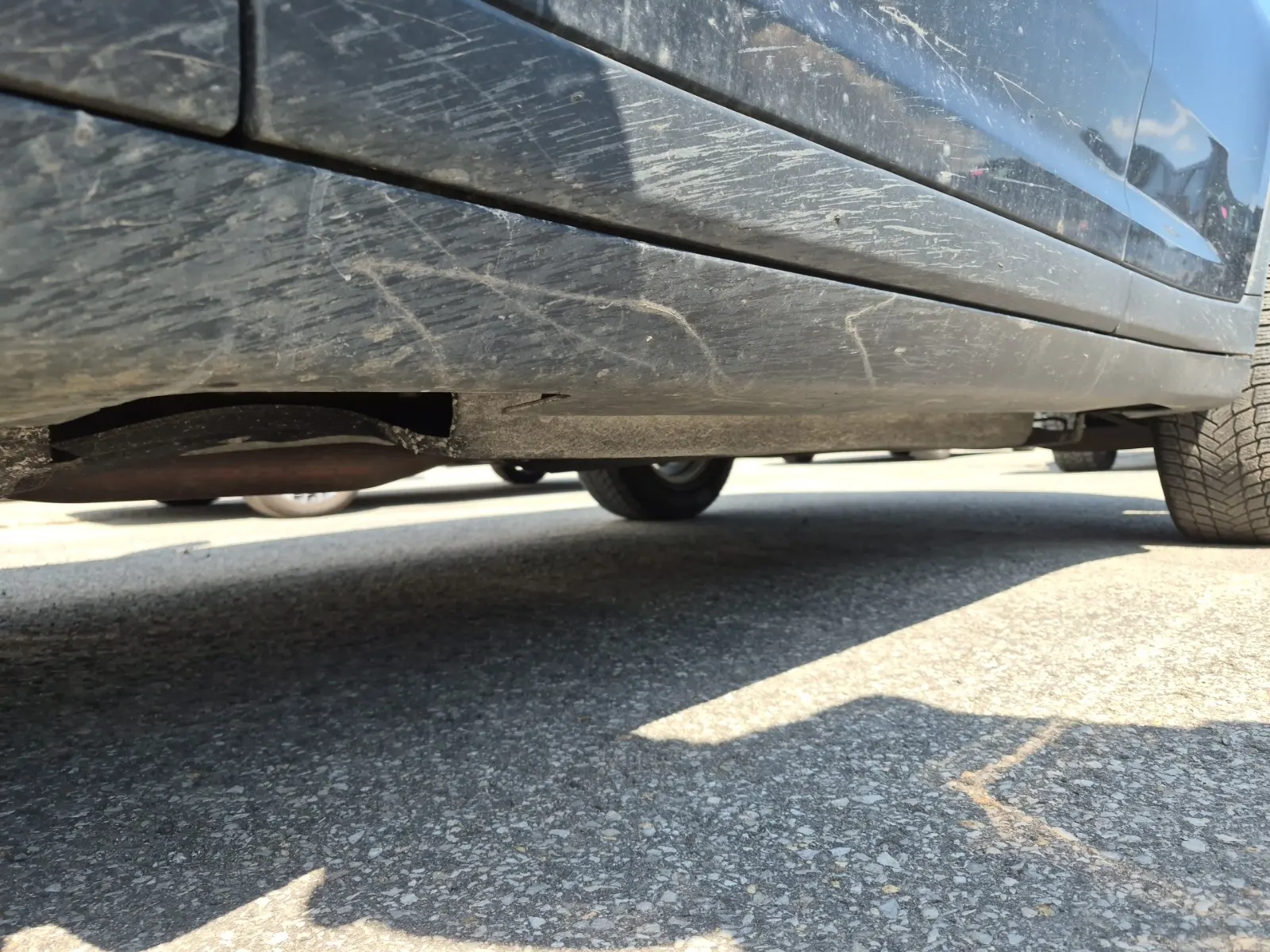 Undercarriage - Driver Photo